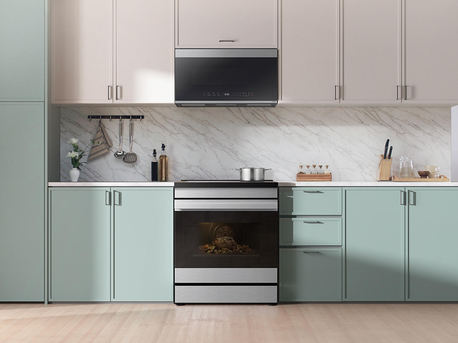 Thumbnail image of Bespoke 6.3 cu. ft. Smart Slide-In Induction Range with Ambient Edge Lighting™ & Air Sous Vide in Stainless Steel